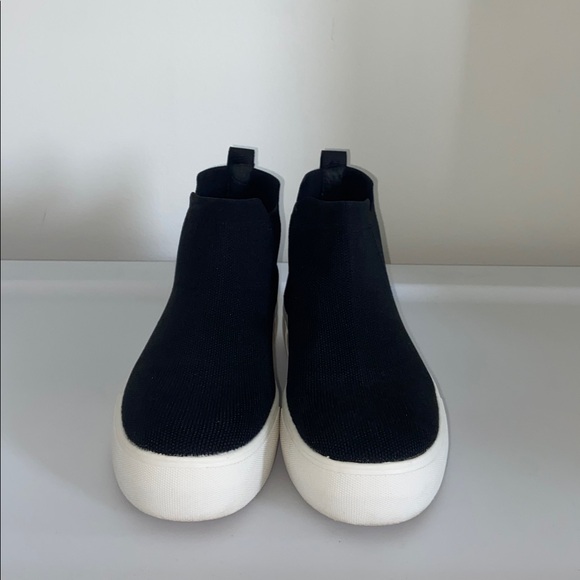 Knit Shoes - Picture 2 of 7